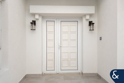 Купить виллу в The Lakes, Дубай: 3 спальни, 268м², № 78960 - фото 14