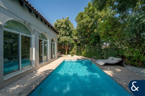 Купить виллу в Sienna Lakes, Джумейра Гольф Эстейтс, Дубай: 5 спален, 973м², № 78968 - фото 2