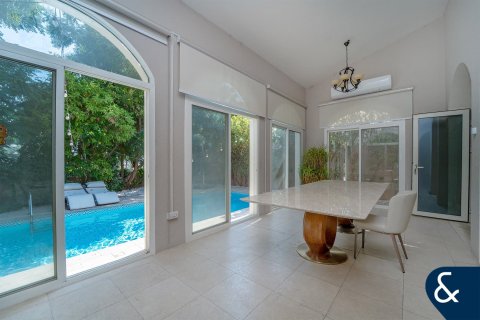 Купить виллу в Sienna Lakes, Джумейра Гольф Эстейтс, Дубай: 5 спален, 973м², № 78968 - фото 3