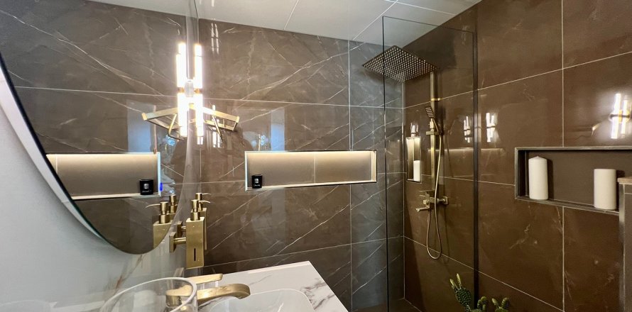 Appartement à Jumeirah Lake Towers, Dubai, 1 chambre, 69.4199 m², № 94501