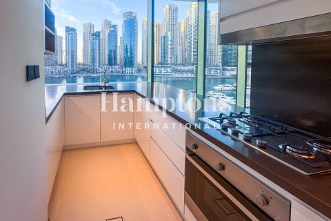 Снять в аренду квартиру в The Address Dubai Marina, Дубай Марина, Дубай: 2 спальни, 146.50803100м², № 74347 - фото 15