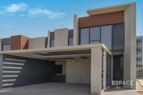 Maison de ville à Dubai Land, Dubai, 4 chambres, 245 m², № 61747 - photo 1