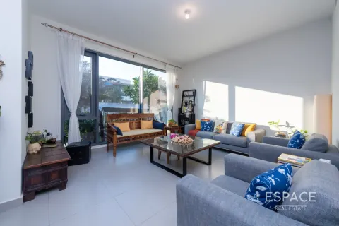 Villa à Dubai Hills Estate, Dubai, 4 chambres, 222 m², № 61744 - photo 2