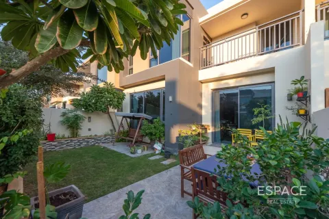 Villa à Dubai Hills Estate, Dubai, 4 chambres, 222 m², № 61744 - photo 1