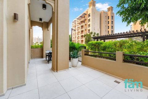 Apartment in Umm Suqeim, Dubai 1 bedroom, 94.1 sq.m. № 70537 - photo 2