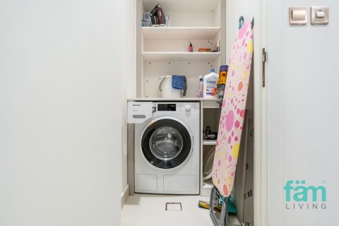 Apartment in Umm Suqeim, Dubai 1 bedroom, 94.1 sq.m. № 70537 - photo 19