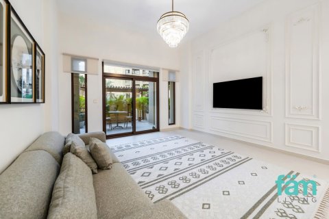 Apartment in Umm Suqeim, Dubai 1 bedroom, 94.1 sq.m. № 70537 - photo 22