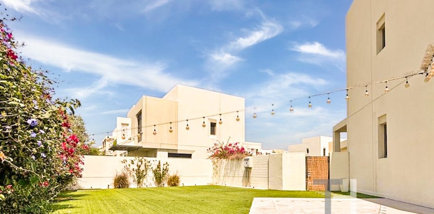 Adosado en Noor Townhouses, Town Square, Dubai, 4 dormitorios, 220 m², № 13589