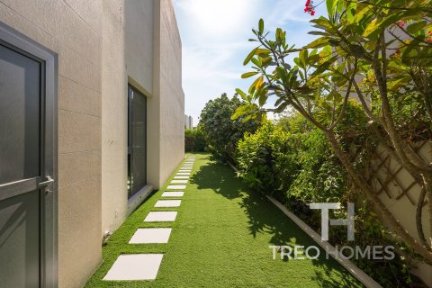 Villa in Dubai South (Dubai World Central), Dubai 3 bedrooms, 441 sq.m. № 13585 - photo 26