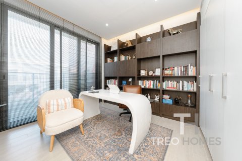 Villa in Dubai South (Dubai World Central), Dubai 3 bedrooms, 441 sq.m. № 13585 - photo 15