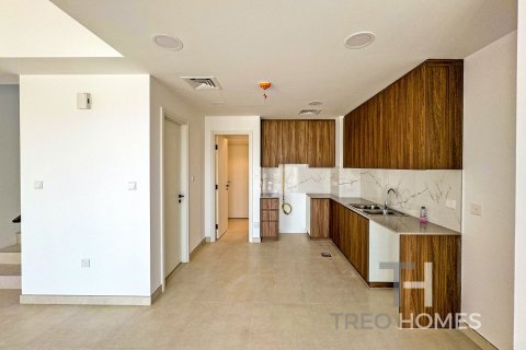 Townhouse in Town Square, Dubai 4 bedrooms, 379 sq.m. № 13577 - photo 1