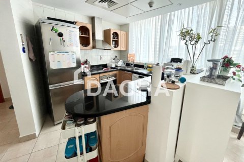 Apartment in The Waves, Dubai Marina, Dubai 1 bedroom, 90 sq.m. № 110289 - photo 9
