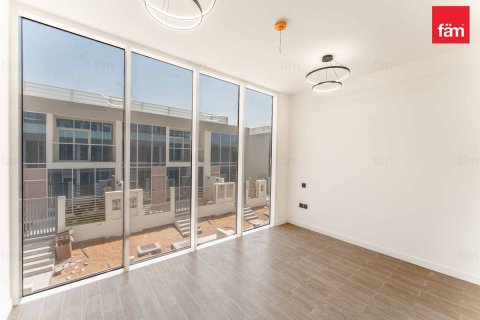 Adosado en Dubai, 3 dormitorios, 105.7 m², № 53081 - foto 1