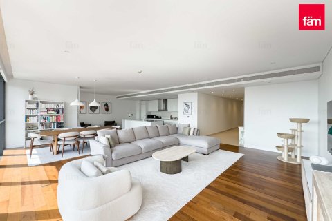 Apartment in Al Wasl, Dubai 3 bedrooms, 226.8 sq.m. № 53076 - photo 1