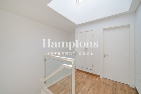 Townhouse in Hillside at Jumeirah Golf Estates, Jumeirah Golf Estates, Dubai 2 bedrooms, 134.39905398 sq.m. № 101291 - photo 7