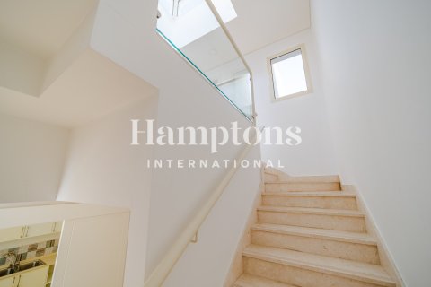 Townhouse in Hillside at Jumeirah Golf Estates, Jumeirah Golf Estates, Dubai 2 bedrooms, 134.39905398 sq.m. № 101291 - photo 2