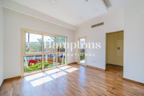 Townhouse in Hillside at Jumeirah Golf Estates, Jumeirah Golf Estates, Dubai 2 bedrooms, 134.39905398 sq.m. № 101291 - photo 6