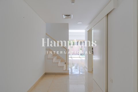 Townhouse in Hillside at Jumeirah Golf Estates, Jumeirah Golf Estates, Dubai 2 bedrooms, 134.39905398 sq.m. № 101291 - photo 8