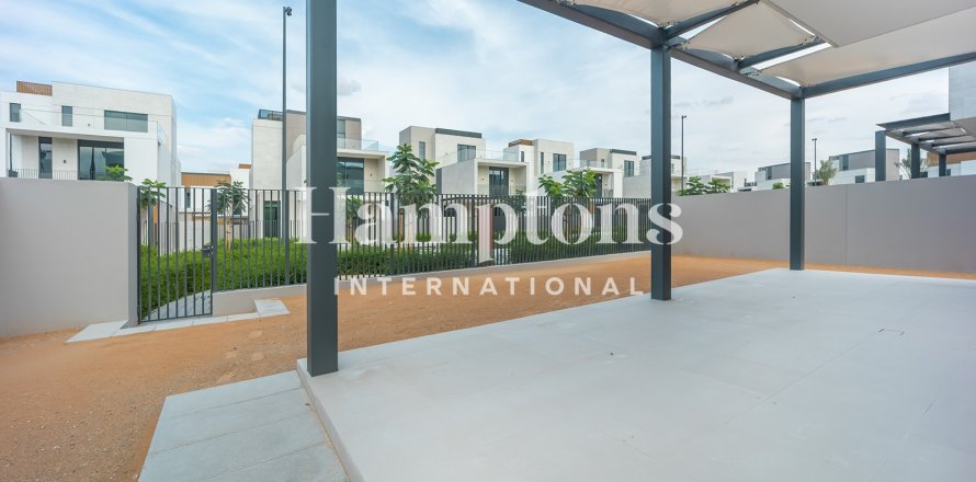 Villa in Arabian Ranches 3, Dubai 4 bedrooms, 447.978 sq.m. № 101290