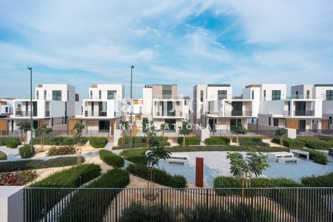 Villa in Arabian Ranches 3, Dubai 4 bedrooms, 447.97826600 sq.m. № 101290 - photo 16