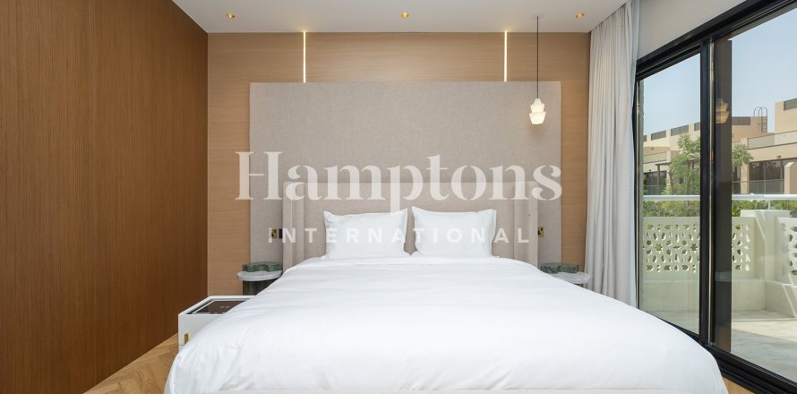 Villa in Meadows 1, Meadows, Dubai 4 bedrooms, 371.612 sq.m. № 101279