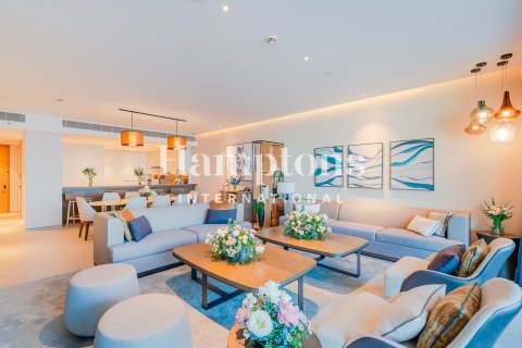 Apartment in Jumeirah Beach Residence, Dubai 4 bedrooms, 335.31015275 sq.m. № 101282 - photo 5
