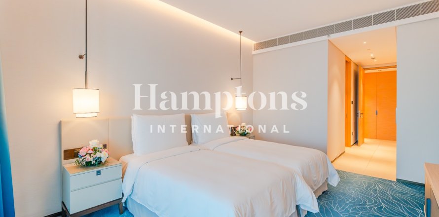 Apartment in Jumeirah Beach Residence, Dubai 4 bedrooms, 335.31 sq.m. № 101282