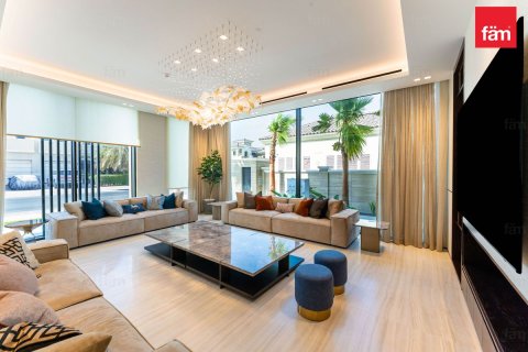 Villa en Palm Jumeirah, Dubai, 6 dormitorios, 1358.1 m², № 23903 - foto 2