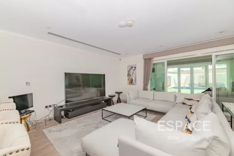 Villa en Regional, Jumeirah Park, Dubai, 4 dormitorios, 403 m², № 78166 - foto 4