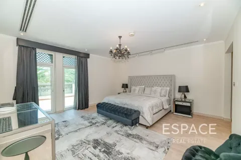 Villa en Regional, Jumeirah Park, Dubai, 4 dormitorios, 403 m², № 78166 - foto 8