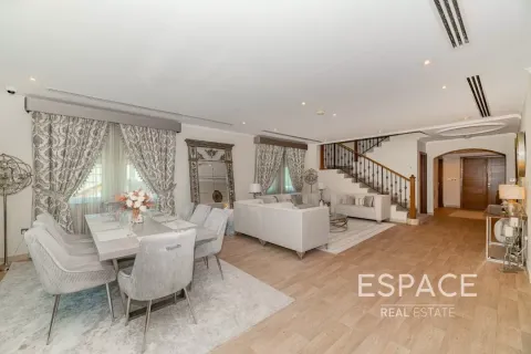 Villa en Regional, Jumeirah Park, Dubai, 4 dormitorios, 403 m², № 78166 - foto 5