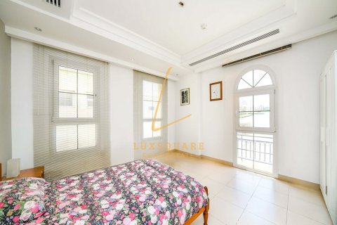 Villa en Jumeirah Golf Estates, Dubai, 5 dormitorios, 903 m², № 78191 - foto 12