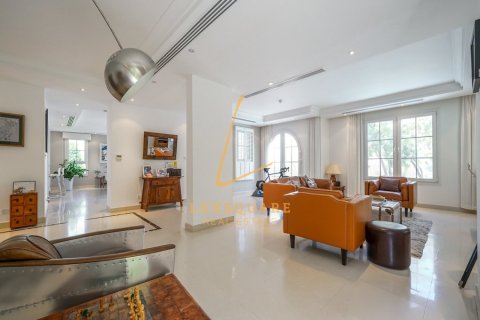 Villa en Jumeirah Golf Estates, Dubai, 5 dormitorios, 903 m², № 78191 - foto 5