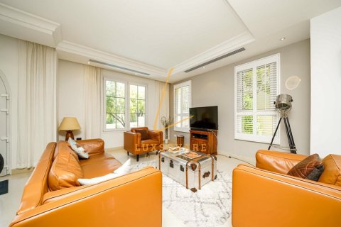 Villa en Jumeirah Golf Estates, Dubai, 5 dormitorios, 903 m², № 78191 - foto 7