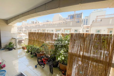 Apartment in Jumeirah Village Circle, Dubai 2 bedrooms, 138 sq.m. № 16040 - photo 1