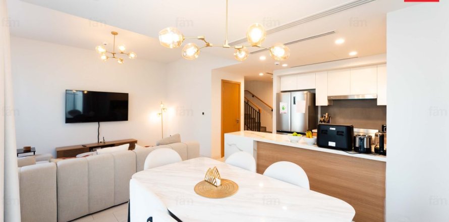 فيلا في دبي 4 غرف نوم, 236.1 م² رقم 64274