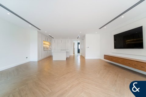 Townhouse in Jumeirah Golf Estates, Dubai 3 bedrooms, 267 sq.m. № 98725 - photo 3