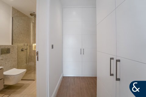 Townhouse in Jumeirah Golf Estates, Dubai 3 bedrooms, 267 sq.m. № 98725 - photo 9