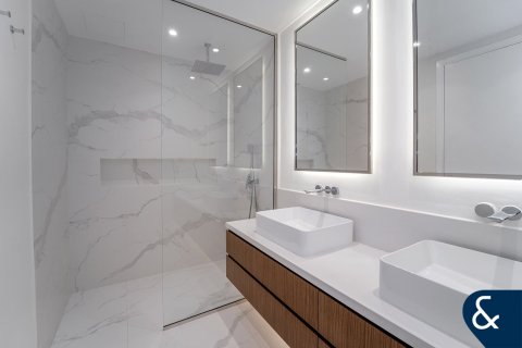 Townhouse in Jumeirah Golf Estates, Dubai 3 bedrooms, 267 sq.m. № 98725 - photo 13