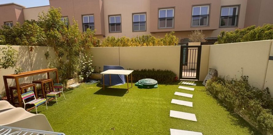 Villa in Dubai 3 bedrooms, 164.8 sq.m. № 114235