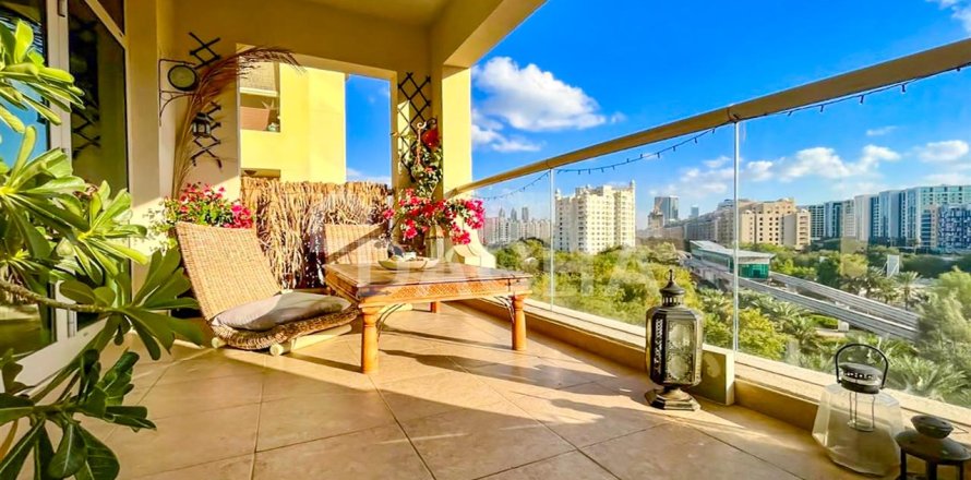Квартира в Пальме Джумейре, Дубай, 2 спальни, 144.6м², № 6833