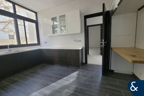 Villa in DAMAC Hills (Akoya by DAMAC), Dubai 5 bedrooms, 353 sq.m. № 75523 - photo 1