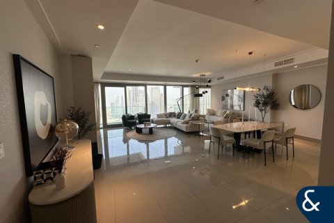 Apartment in Downtown Dubai (Downtown Burj Dubai), Dubai 3 bedrooms, 251 sq.m. № 75527 - photo 2