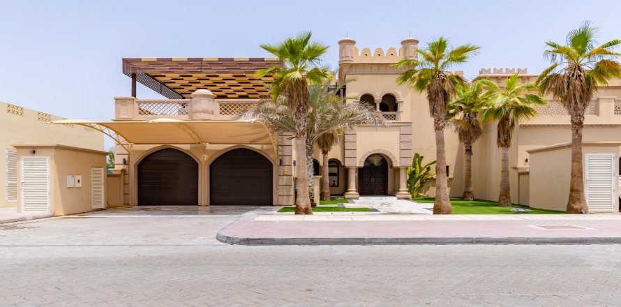 Вилла в Пальме Джумейре, Дубай, 3 спальни, 423.2м², № 8000