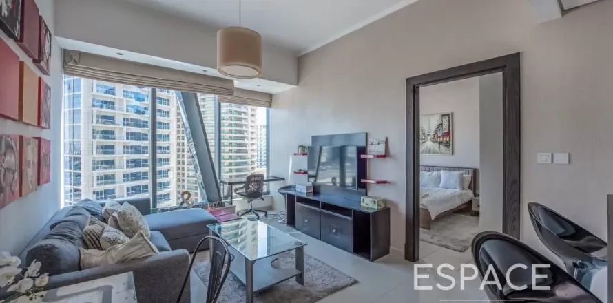 Apartamento en Silverene Tower B, Dubai Marina, Dubai, 1 dormitorio, 55 m², № 71058