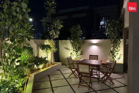 Купить виллу в Дубае: 3 спальни, 214.1м², № 77874 - фото 6