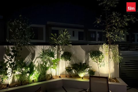 Купить виллу в Дубае: 3 спальни, 214.1м², № 77874 - фото 10