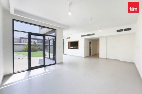Villa in Dubai 4 bedrooms, 252 sq.m. № 50638 - photo 3
