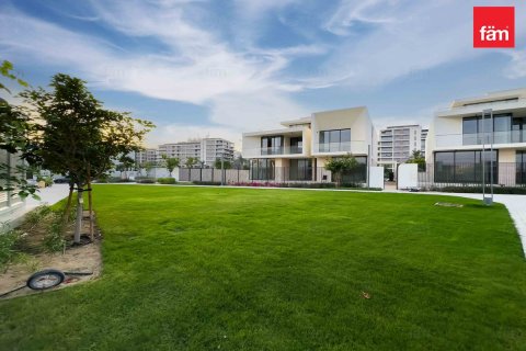 Villa en Dubai Hills Estate, Dubai, 5 dormitorios, 660.4 m², № 49478 - foto 2