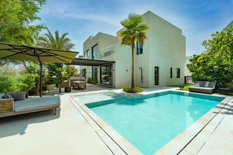 Вилла в Jumeirah Islands, Дубай, 5 спален, 1002м², № 137866